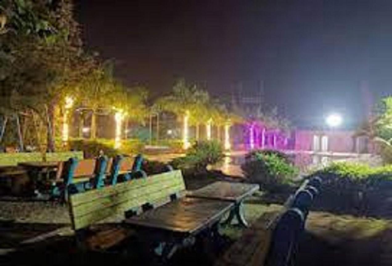 Hotel Metro Palace Resort Karjat Exterior photo