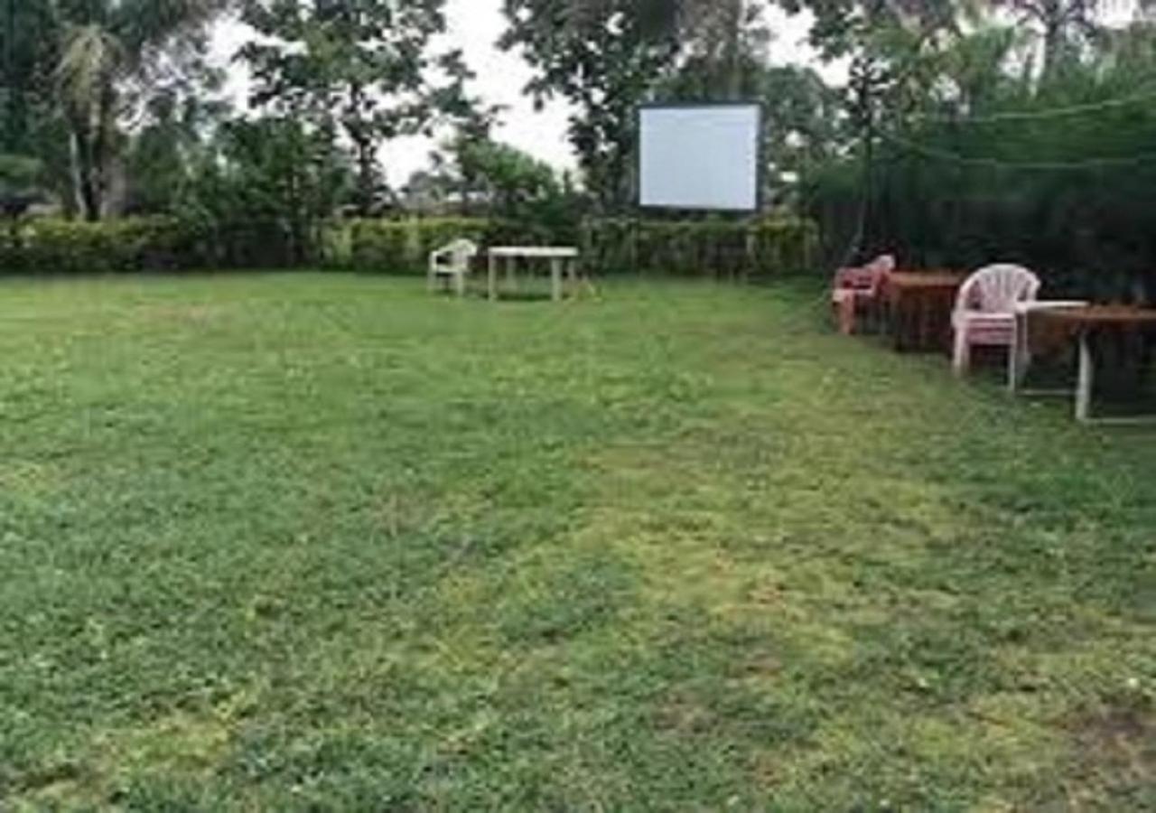Hotel Metro Palace Resort Karjat Exterior photo