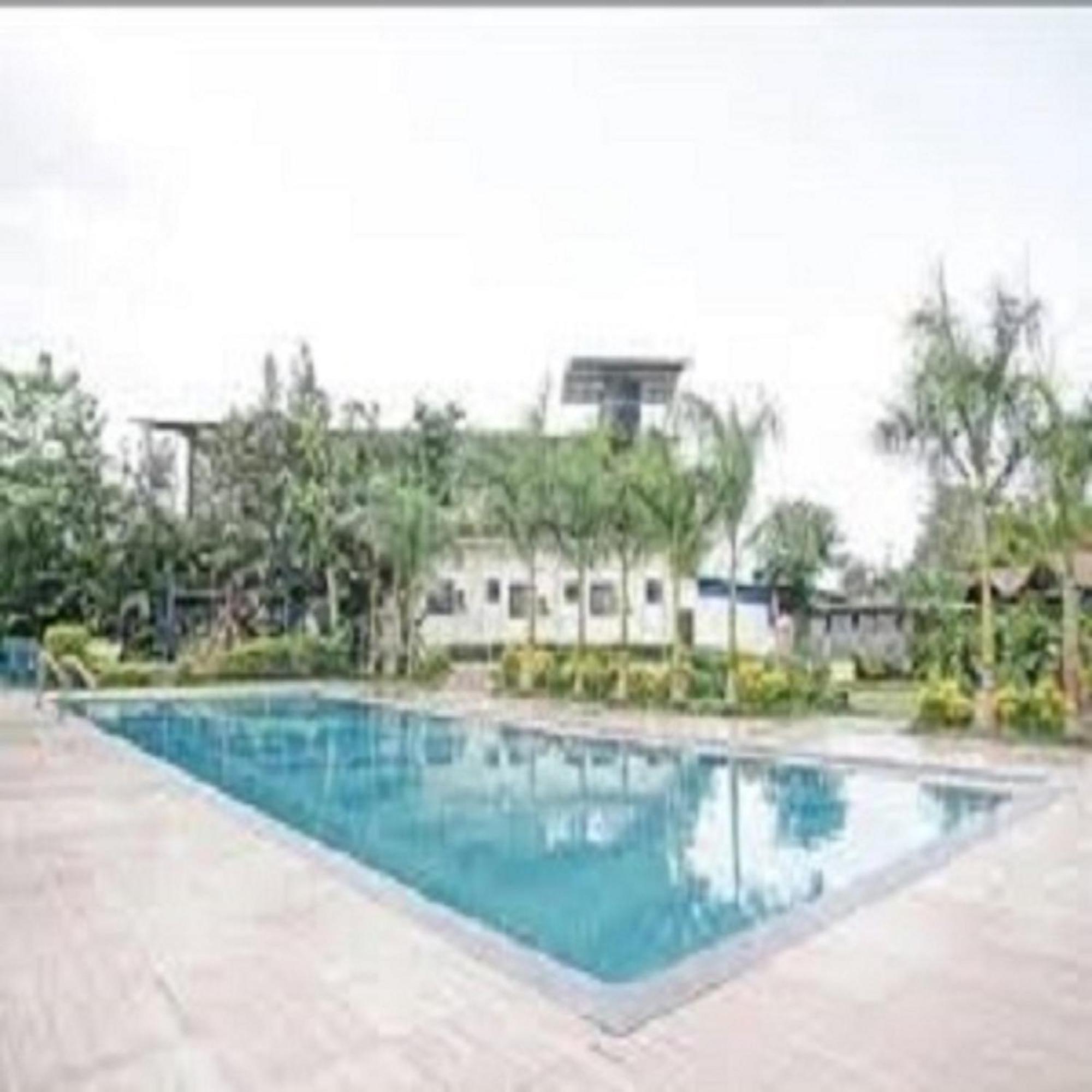 Hotel Metro Palace Resort Karjat Exterior photo