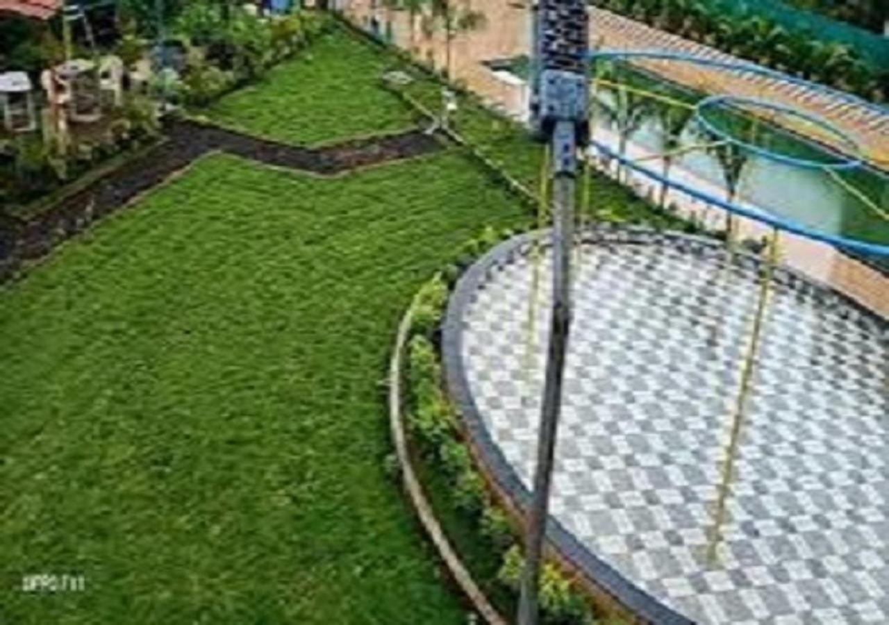 Hotel Metro Palace Resort Karjat Exterior photo