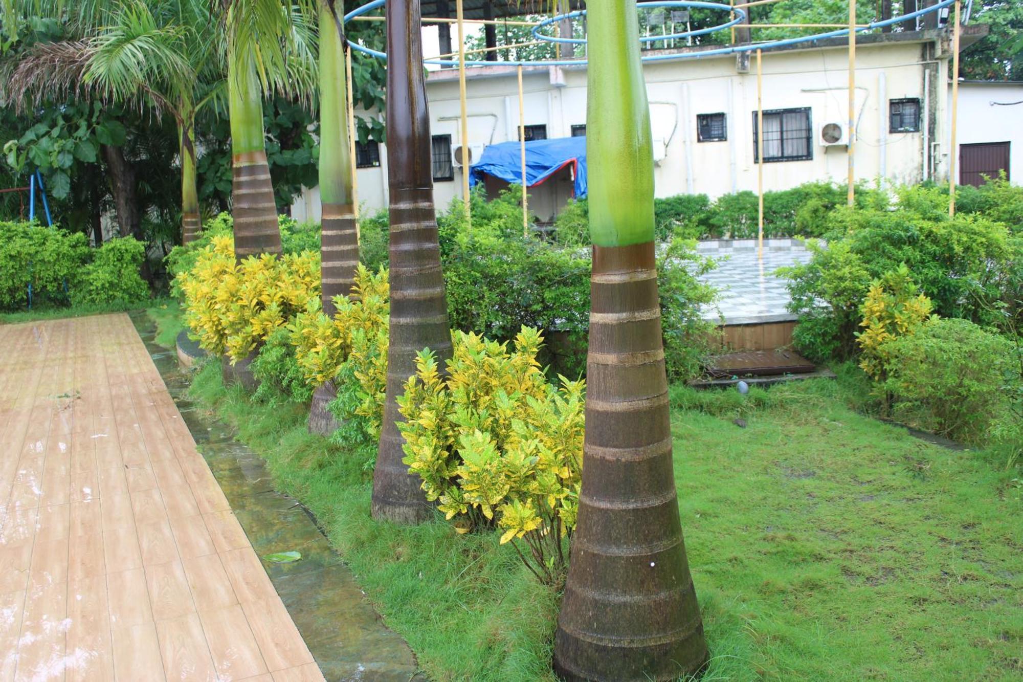 Hotel Metro Palace Resort Karjat Exterior photo
