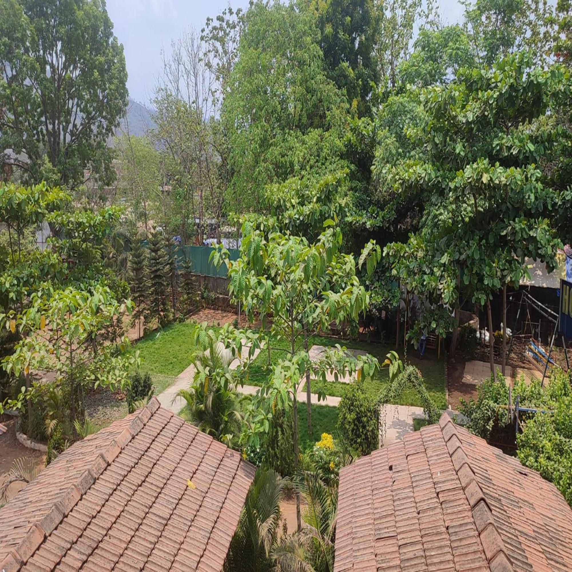 Hotel Metro Palace Resort Karjat Exterior photo